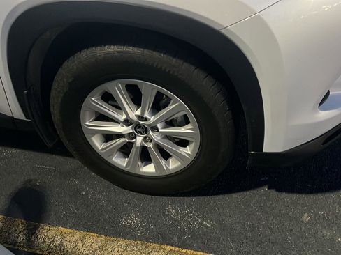 Certified 2024 Toyota Grand Highlander XLE image 7