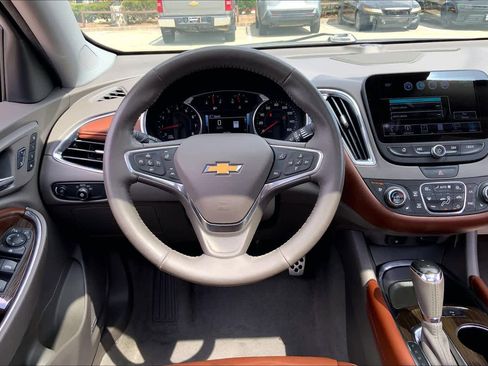 Used 2017 Chevrolet Malibu Premier w/ Premier Sun and Wheel Package image 6