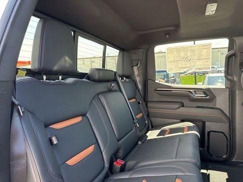 New 2026 GMC Sierra 1500 AT4 w/ AT4 Premium Package AWD/4WD image 28