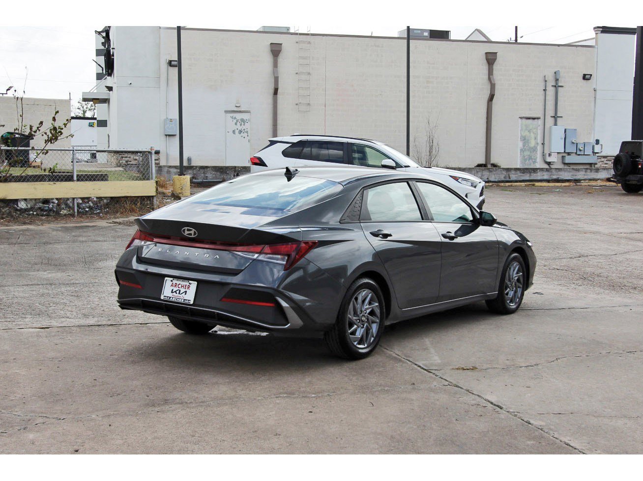 Used 2024 Hyundai Elantra SEL FWD image 3