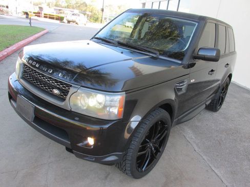 Used 2010 Land Rover Range Rover Sport HSE image 4