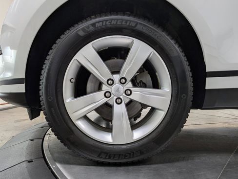 Used 2018 Land Rover Range Rover Velar S image 12