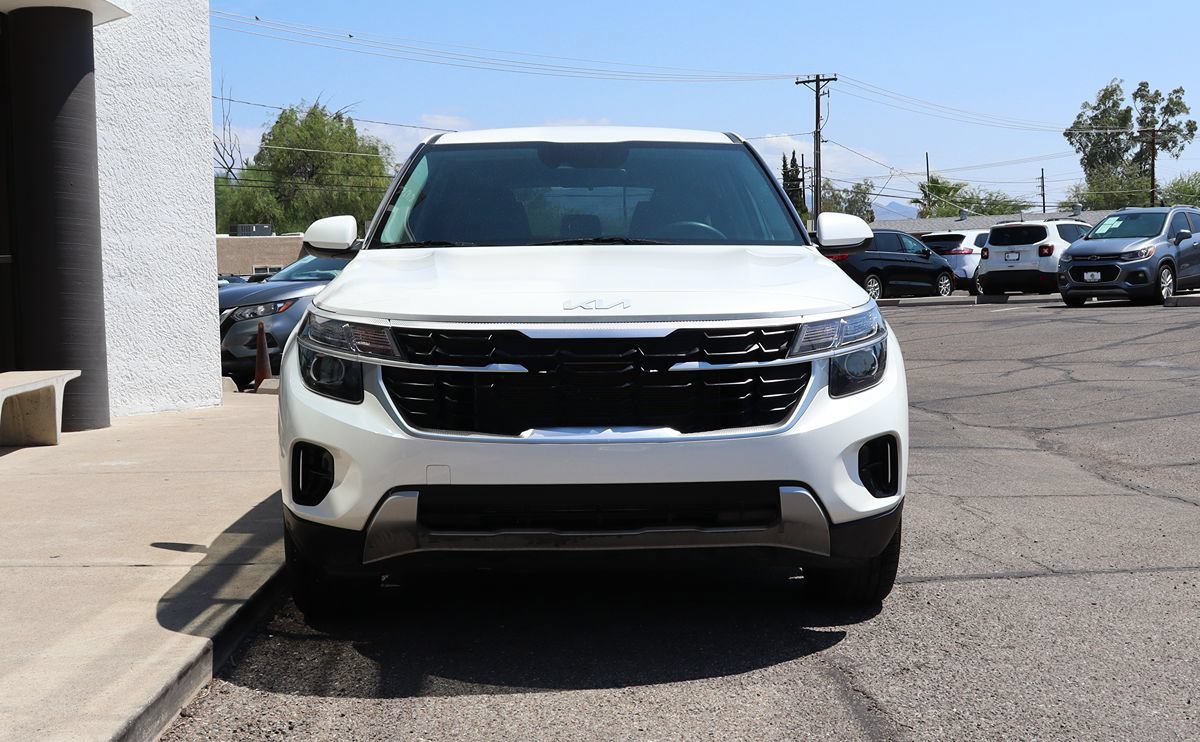 Used 2024 Kia Seltos LX AWD/4WD image 16