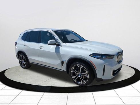 Used 2024 BMW X5 sDrive40i w/ Premium Package RWD image 1
