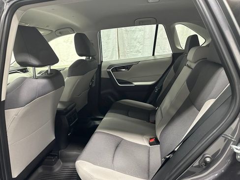 Used 2025 Toyota RAV4 XLE AWD/4WD image 46