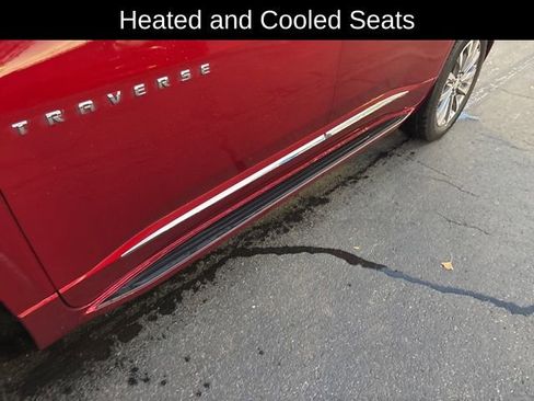 Used 2023 Chevrolet Traverse Premier image 4