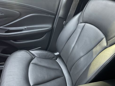 Used 2020 Buick Envision Premium w/ Driver Confidence Package image 31