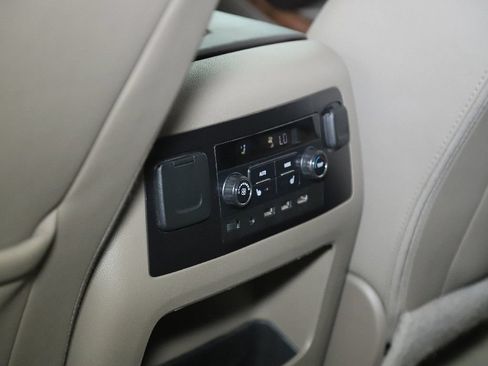Used 2017 Chevrolet Tahoe Premier AWD/4WD image 16