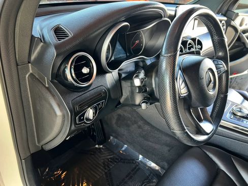 Used 2019 Mercedes-Benz GLC 300 w/ Premium Package image 11