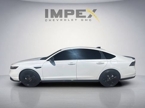 Used 2023 Honda Accord Sport image 2