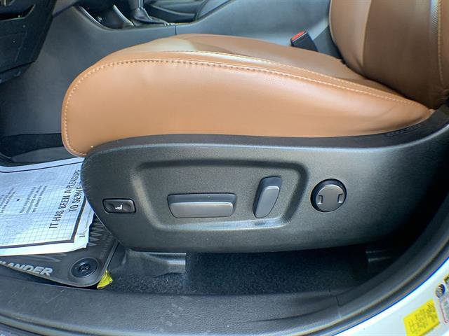 Used 2019 Toyota Highlander Limited AWD/4WD image 12