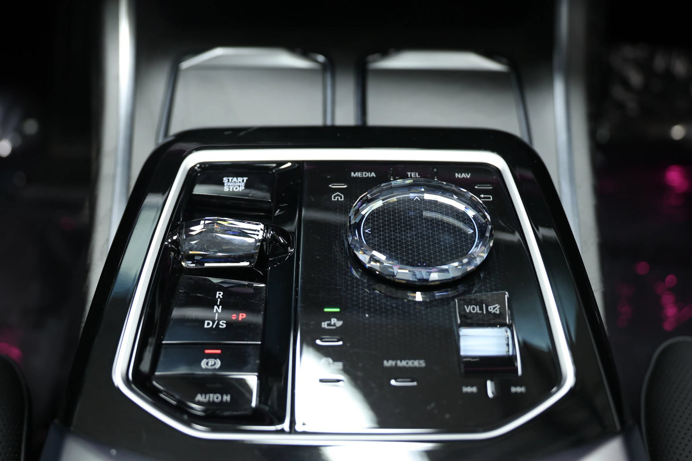 Used 2025 BMW 740i RWD image 43