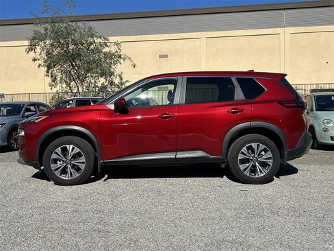 Certified 2023 Nissan Rogue SV image 3