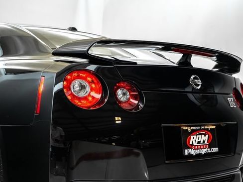 Used 2014 Nissan GT-R Black Edition AWD/4WD image 11