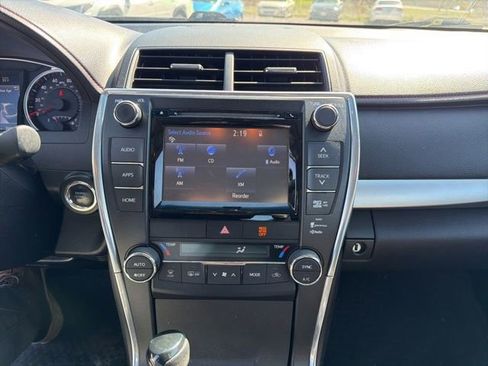 Used 2015 Toyota Camry XSE w/ Moonroof Package image 21