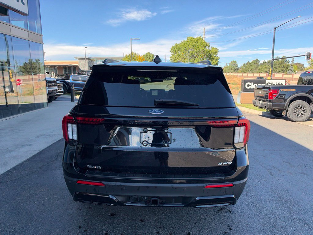 Used 2025 Ford Explorer ST-Line w/ Premium Package AWD/4WD image 5