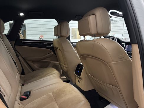 Used 2019 Porsche Macan image 29