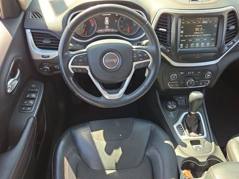Used 2016 Jeep Cherokee Trailhawk w/ Cold Weather Group AWD/4WD image 10