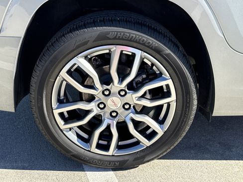 Used 2024 GMC Terrain Denali w/ Denali Premium Package image 18