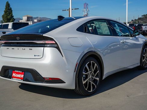 New 2026 Toyota Prius Plug-In Hybrid w/ Limited Premium Package FWD image 9