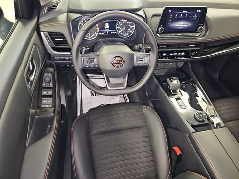 Used 2026 Nissan Rogue SV image 30