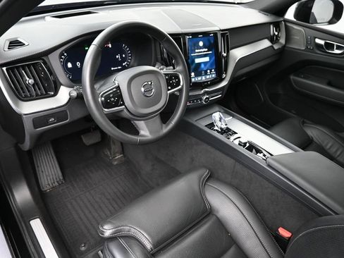 Used 2024 Volvo XC60 B5 Ultimate w/ Protection Package Premier AWD/4WD image 4