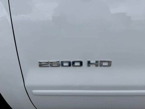 Used 2019 Chevrolet Silverado 2500 W/T RWD image 8
