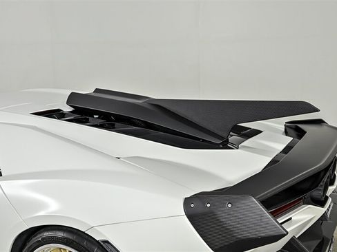 Used 2024 Lamborghini Revuelto AWD/4WD image 28