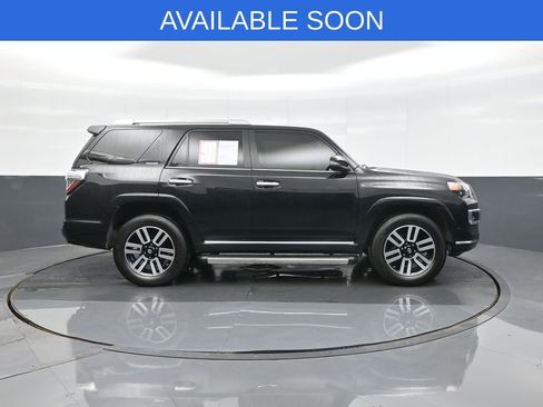 Used 2017 Toyota 4Runner Limited AWD/4WD image 8
