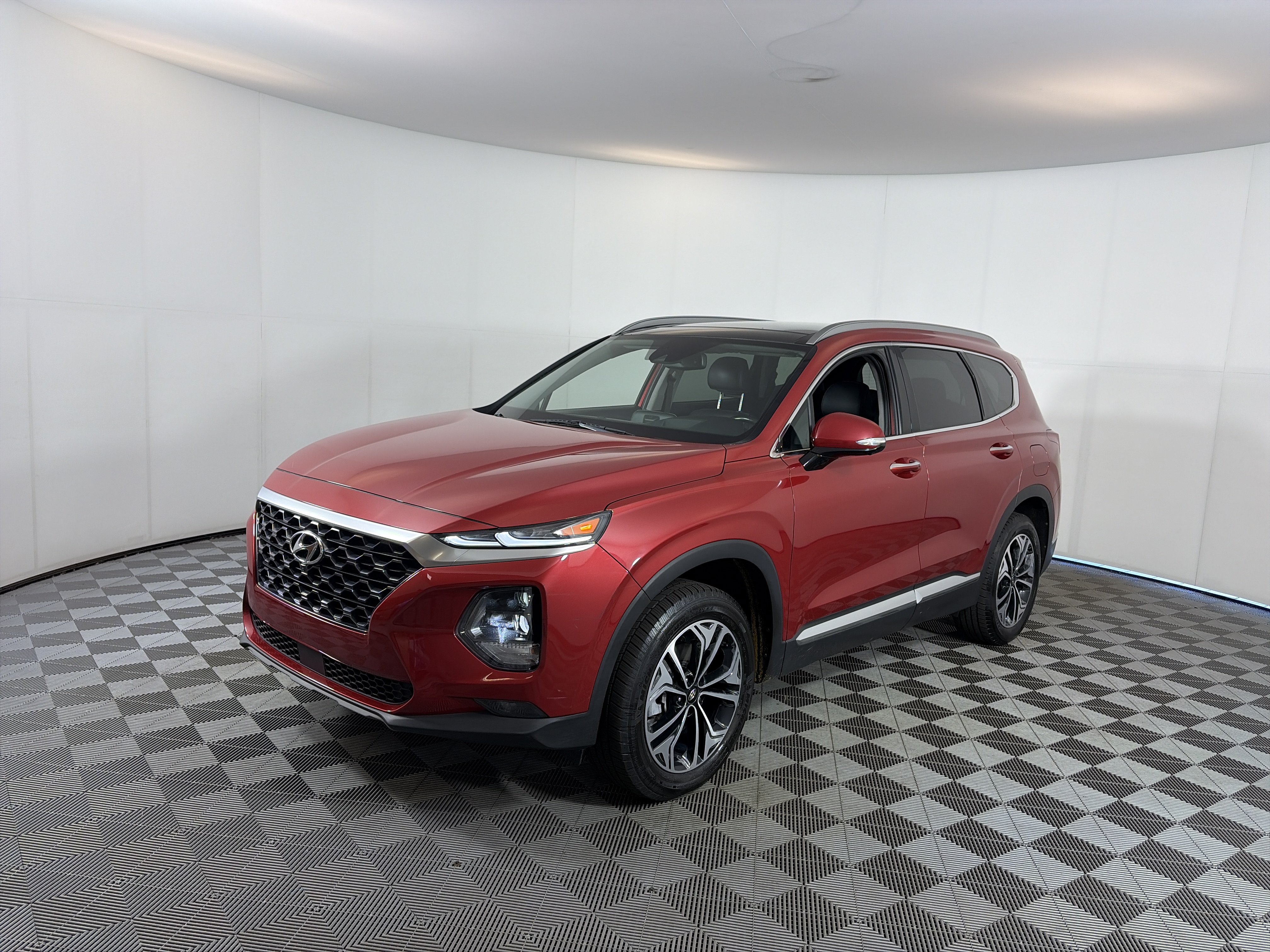 Used 2019 Hyundai Santa Fe FWD image 2