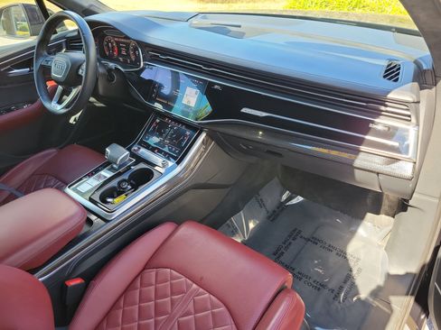 Used 2021 Audi SQ7 Prestige w/ Prestige Package image 12