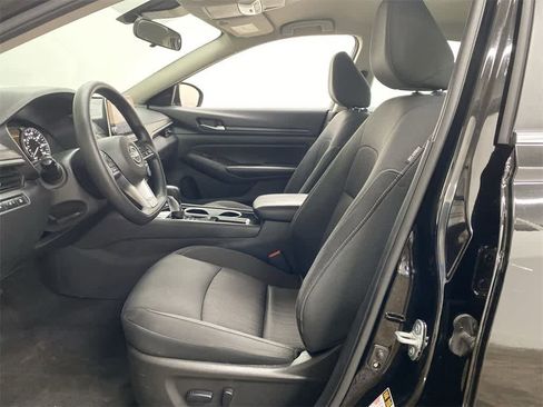 Used 2024 Nissan Altima 2.5 SV image 14