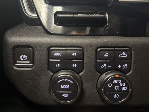 Used 2024 Chevrolet Silverado 1500 LTZ image 30