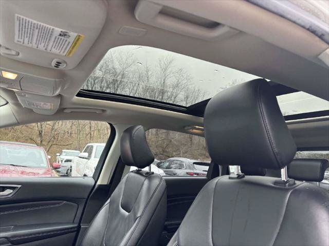 Used 2022 Ford Edge Titanium AWD/4WD image 26