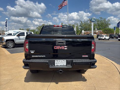 Used 2017 GMC Sierra 1500 SLT AWD/4WD image 4