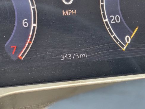 Used 2023 Jeep Grand Cherokee Limited RWD image 8