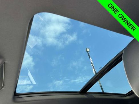 Used 2023 Volkswagen Atlas Cross Sport SE image 7