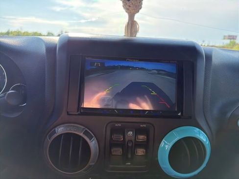 Used 2013 Jeep Wrangler Unlimited Sport AWD/4WD image 12