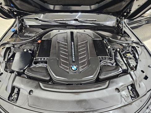 Used 2018 BMW M760i xDrive AWD/4WD image 46