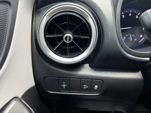 Used 2022 Hyundai Kona SEL FWD image 22