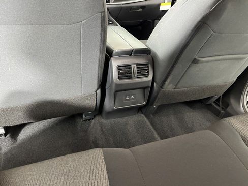 Used 2026 Nissan Rogue SV FWD image 37