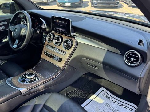 Used 2019 Mercedes-Benz GLC 300 4MATIC w/ AMG Line image 29