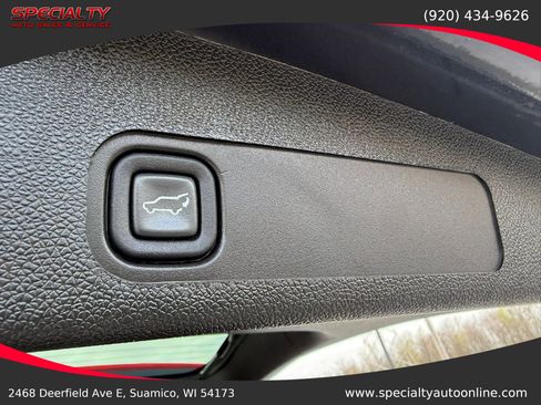 Used 2011 Cadillac Escalade AWD w/ Touring Package image 25