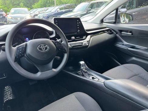 Used 2021 Toyota C-HR LE FWD image 11