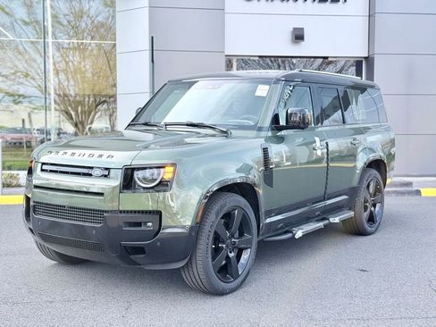 New 2026 Land Rover Defender 130 X-Dynamic SE image 1