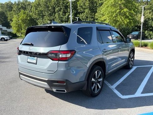 Used 2024 Honda Pilot Touring image 8