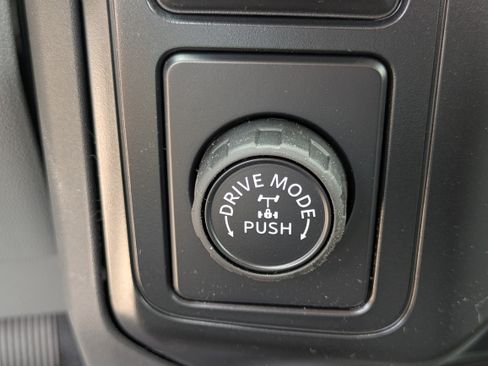 Used 2025 Ford F250 XL w/ 360-Degree Camera Package RWD image 23