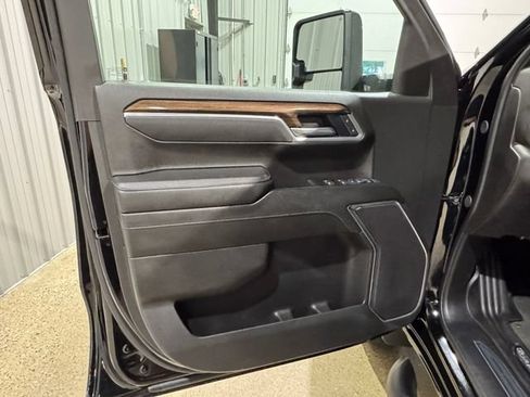 Used 2025 Chevrolet Silverado 1500 RST w/ Z71 Off-Road Package AWD/4WD image 8