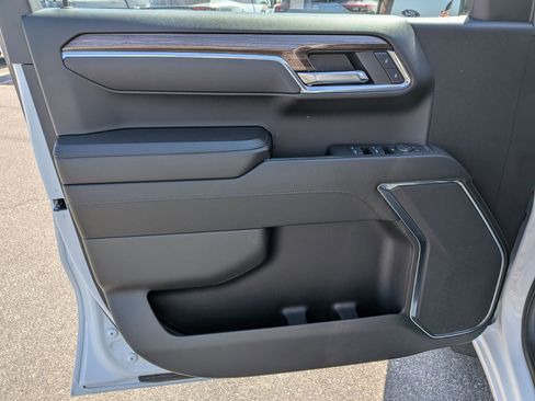 Used 2025 Chevrolet Silverado 1500 LT RWD image 11
