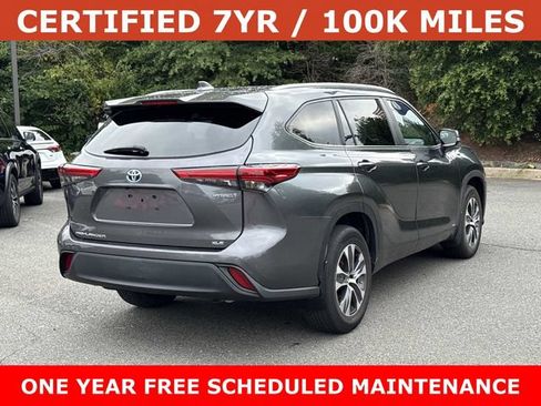 Used 2023 Toyota Highlander XLE AWD/4WD image 2